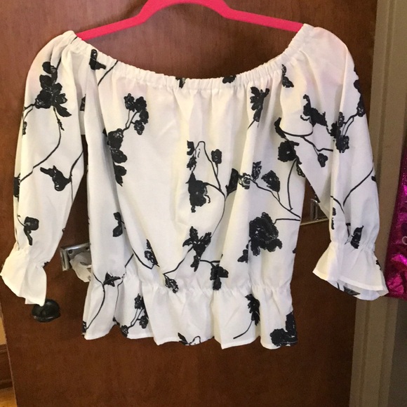 ROMWE Tops - White and black floral top